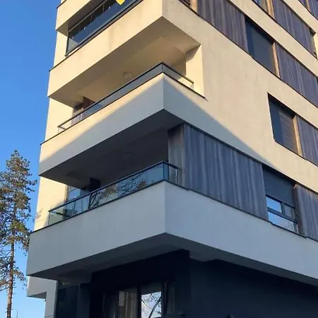 Pannonica Apartment *